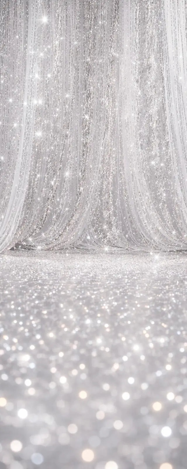 Showtime Curtain Silver Sweep