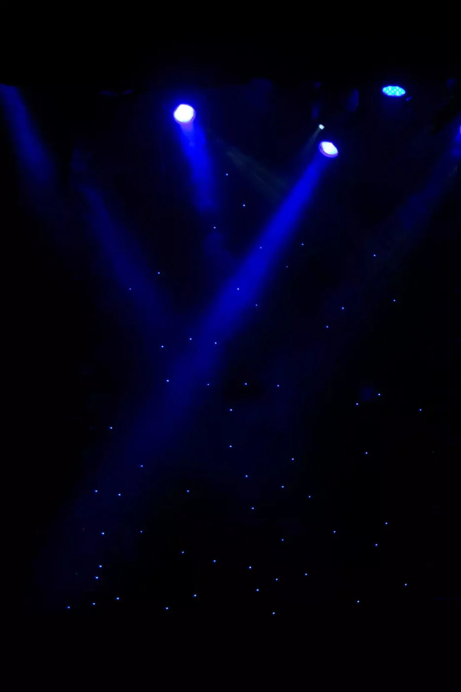 Blue Lights 5X76 For Lvl Up Backdrop System ( 60 X 90 Inch )