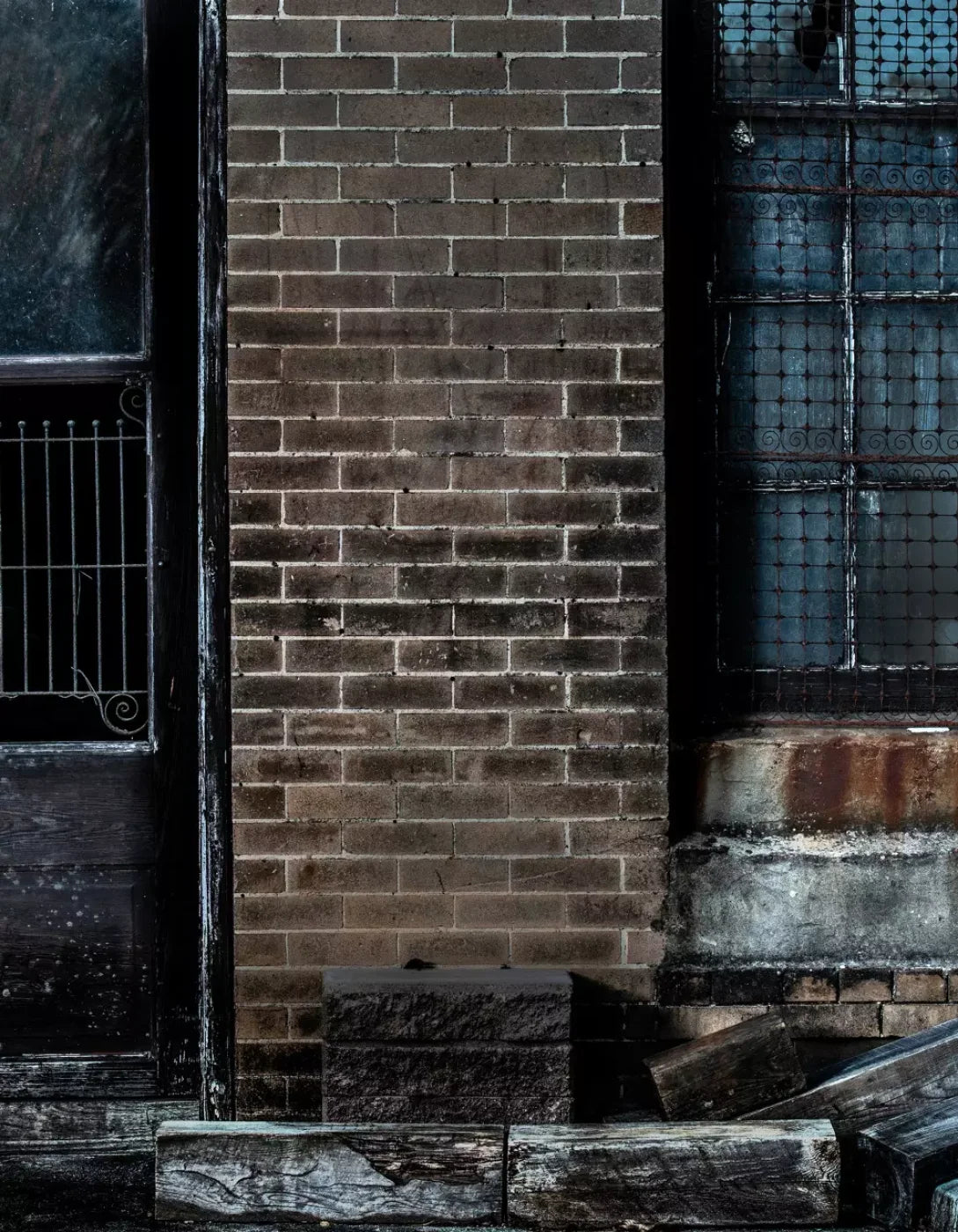 Dark Back Alley 6’X8’ Fleece (72 X 96 Inch) Backdrop