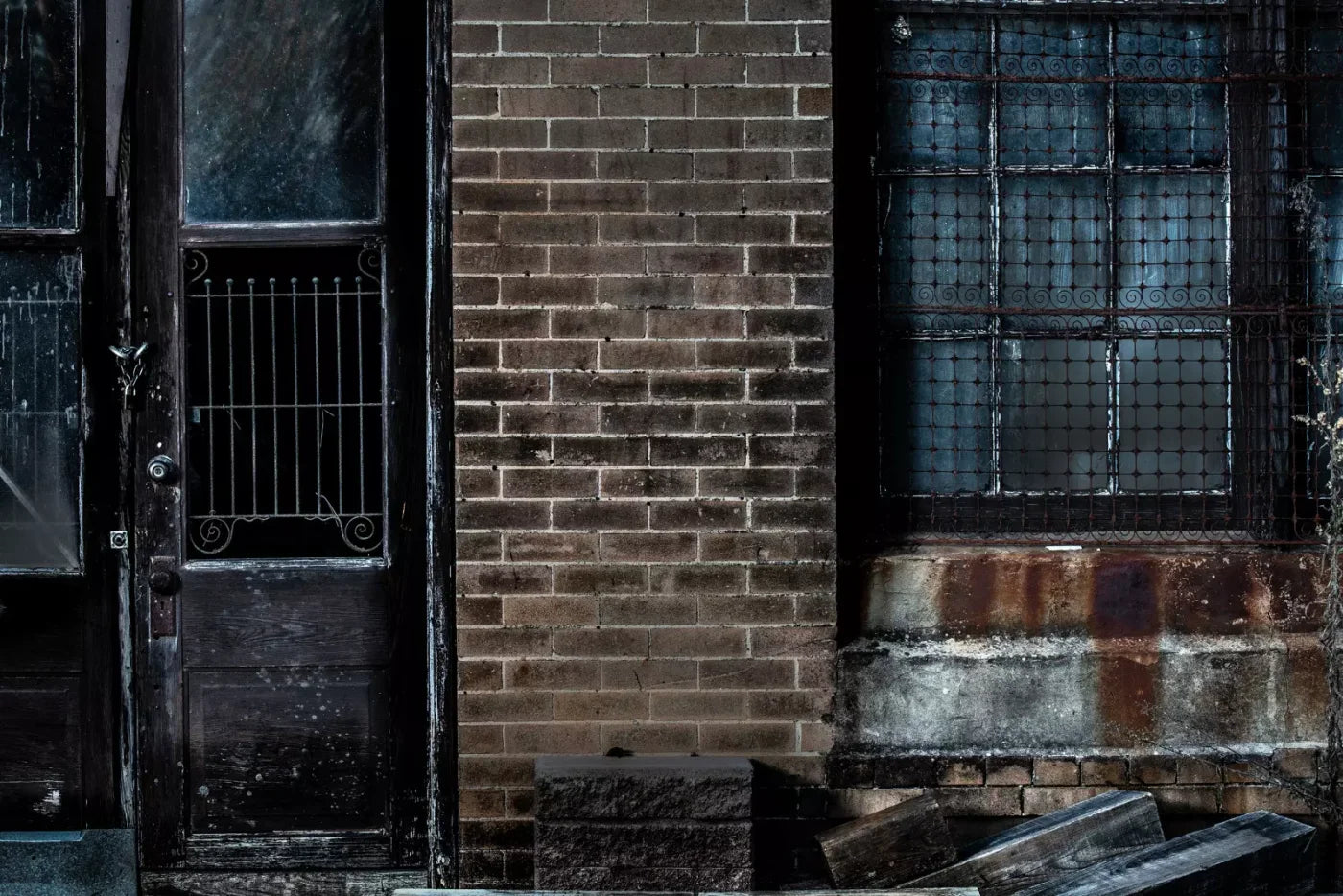Dark Back Alley 8’X5’ Ultracloth (96 X 60 Inch) Backdrop