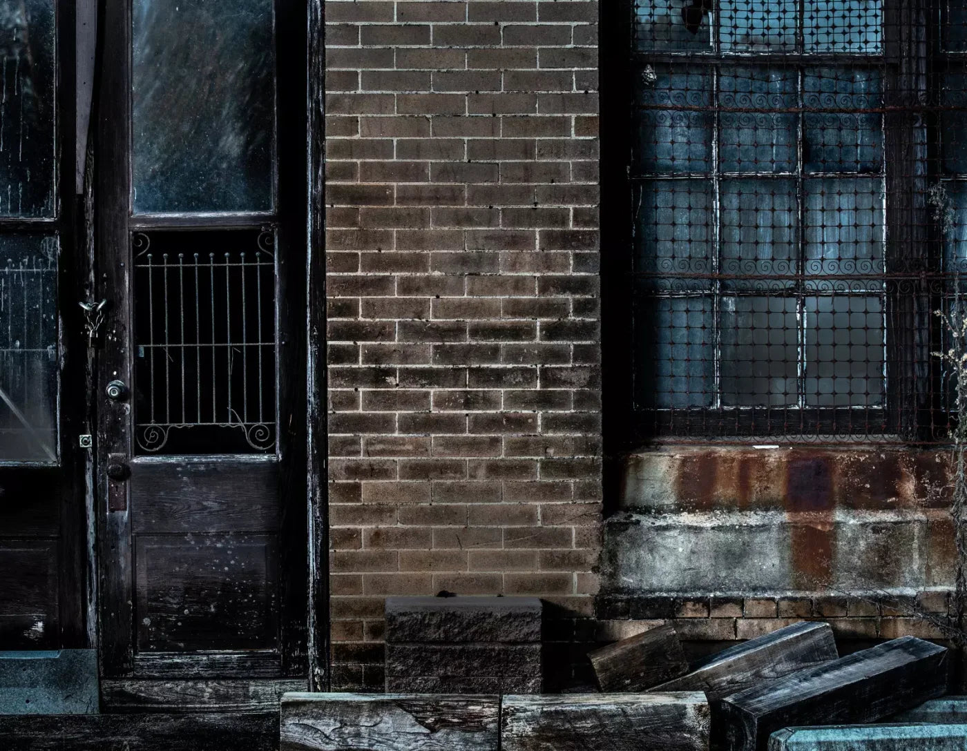 Dark Back Alley 8’X6’ Fleece (96 X 72 Inch) Backdrop