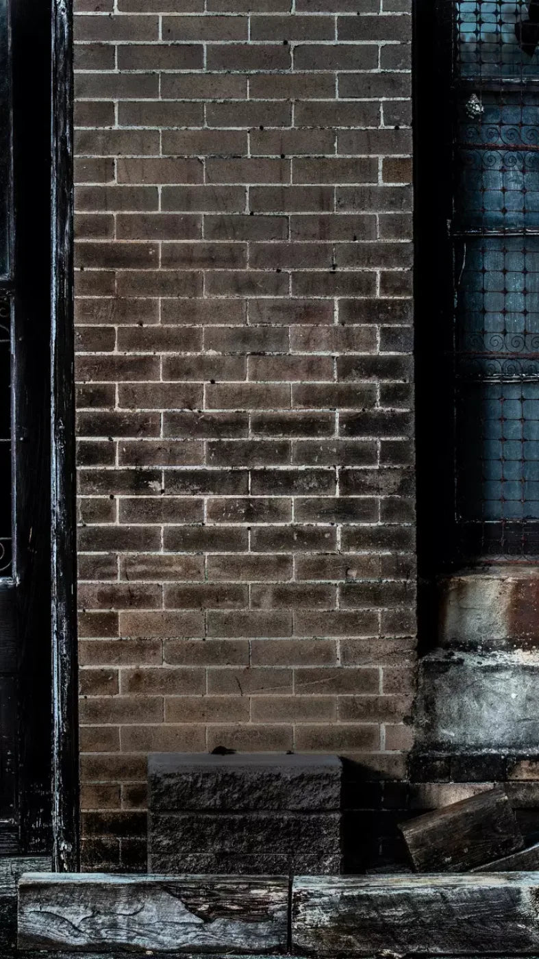 Dark Back Alley 8’X14’ Ultracloth (96 X 168 Inch) Backdrop