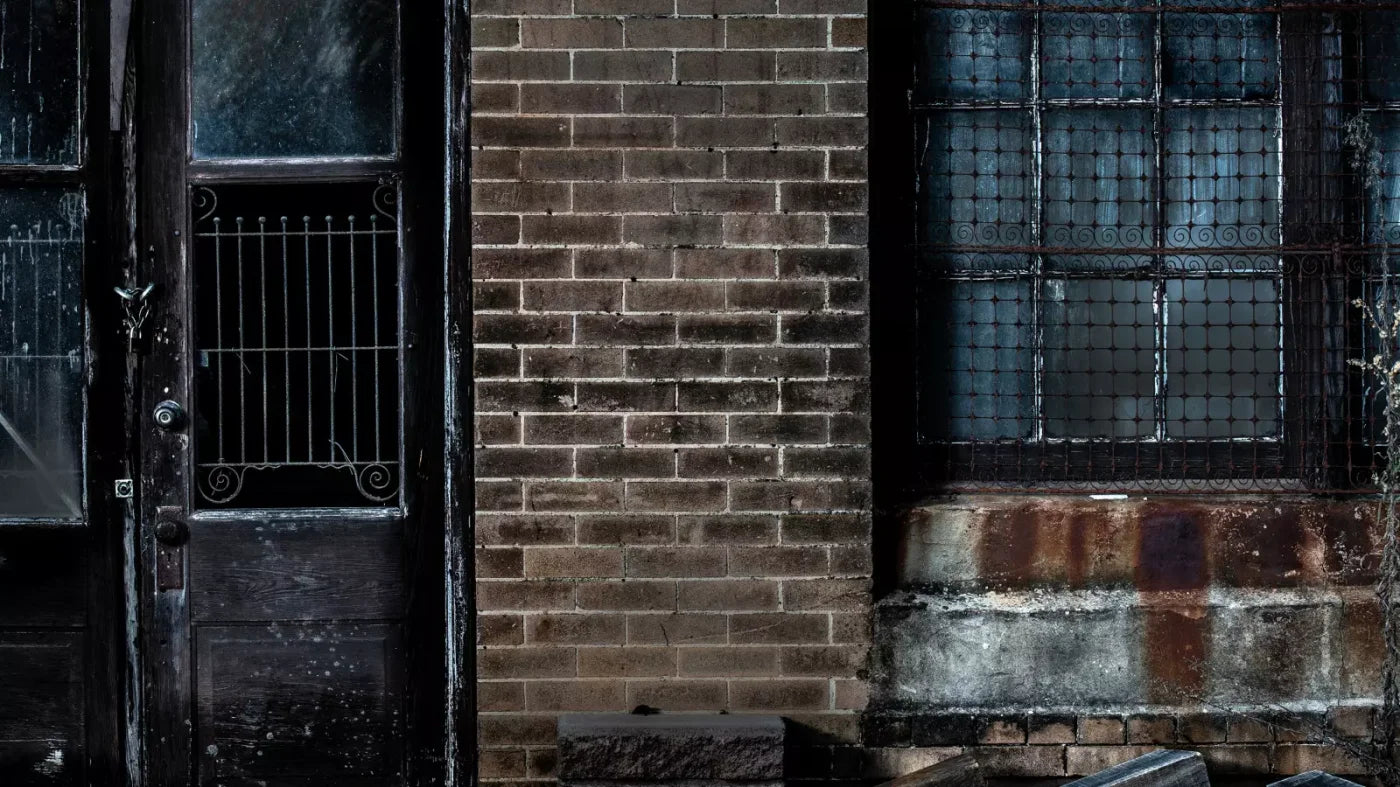Dark Back Alley 14’X8’ Ultracloth (168 X 96 Inch) Backdrop