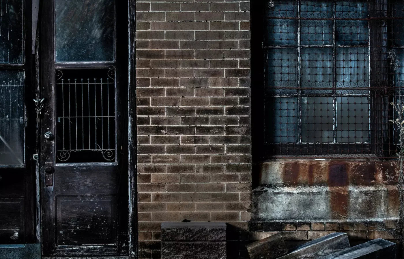 Dark Back Alley 12’X8’ Ultracloth (144 X 96 Inch) Backdrop