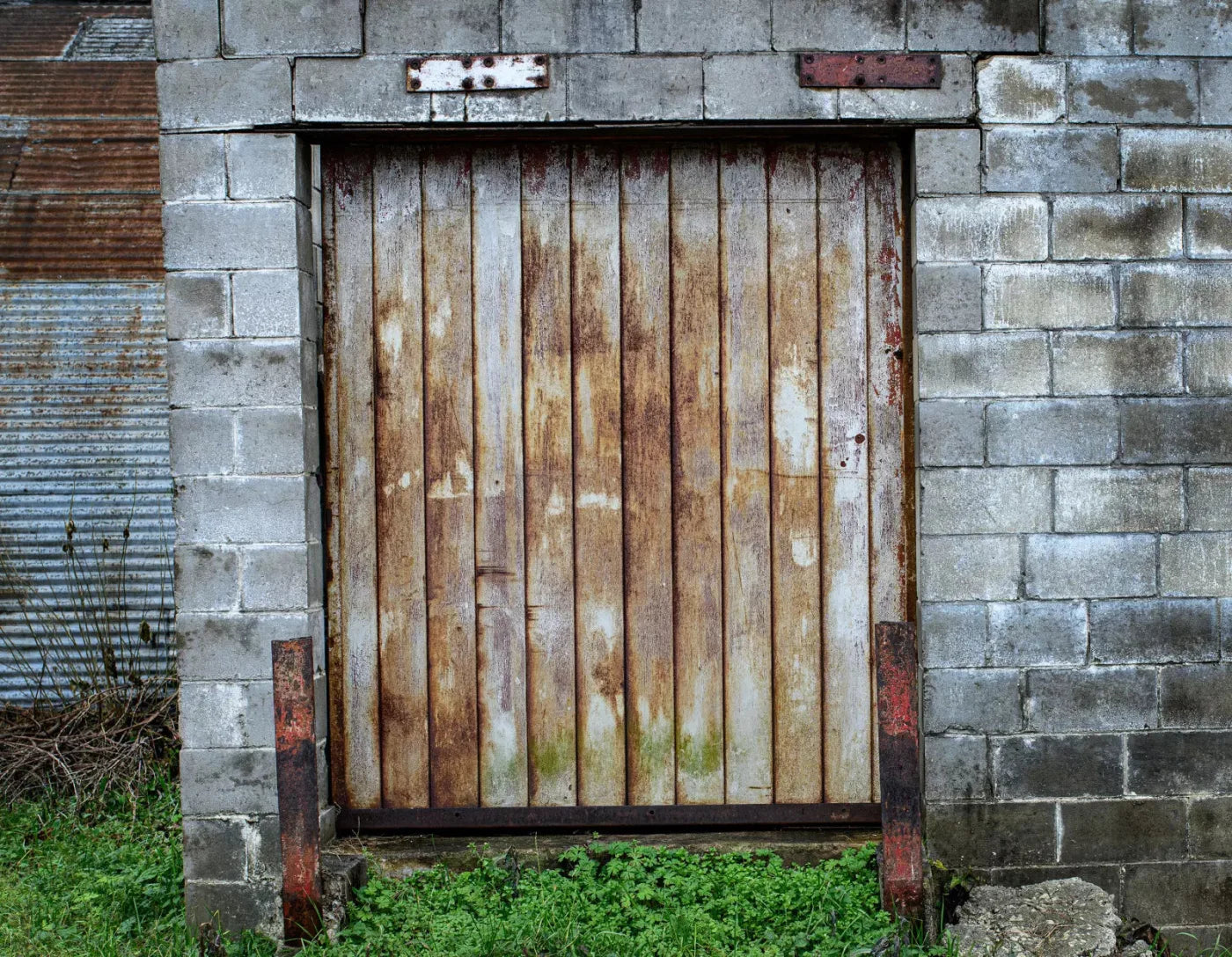 Factory Door 8X6 Fleece ( 96 X 72 Inch ) Backdrop
