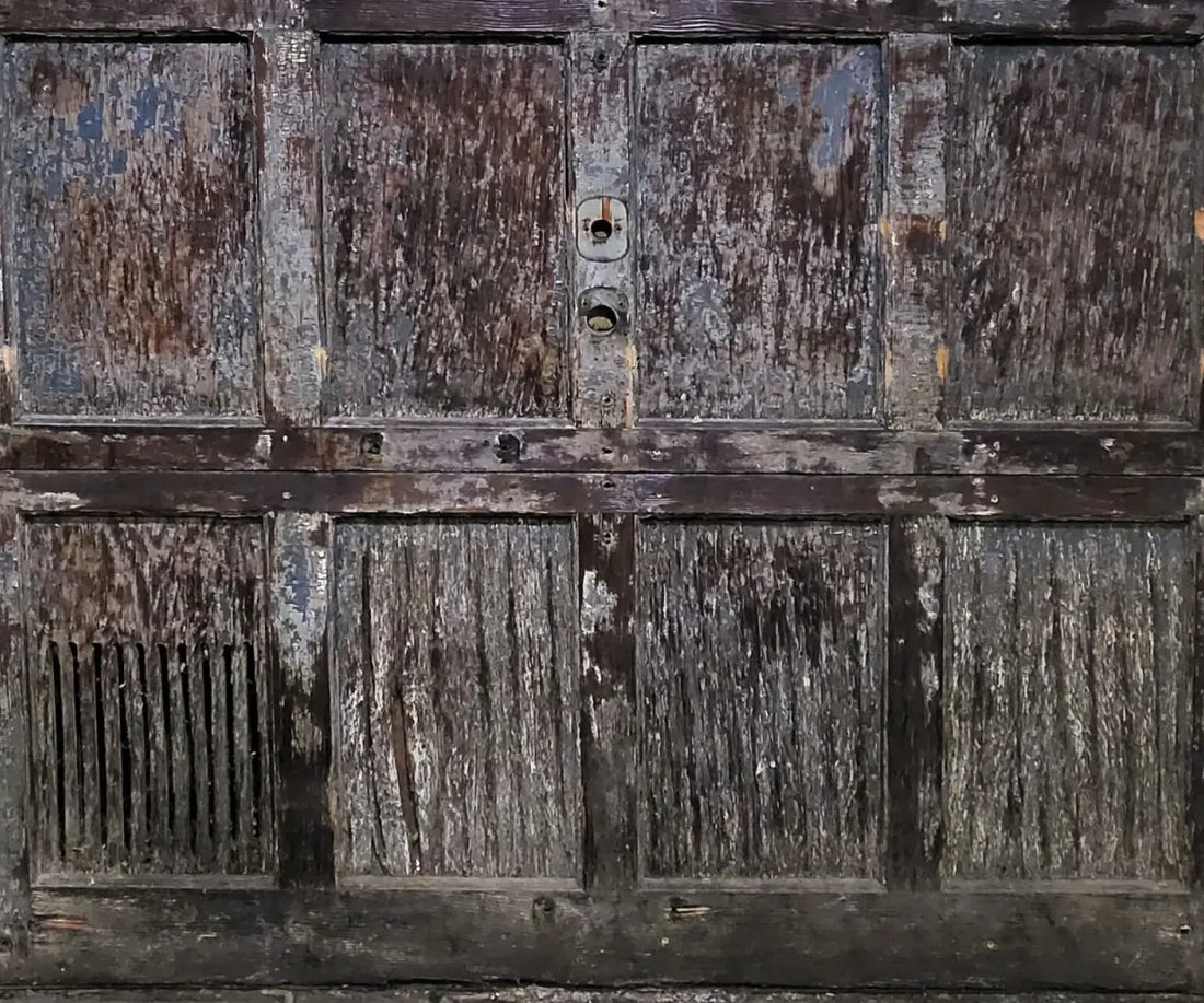 Old Doors 5’x4’2 Fleece (60 x 50 inch) Backdrop