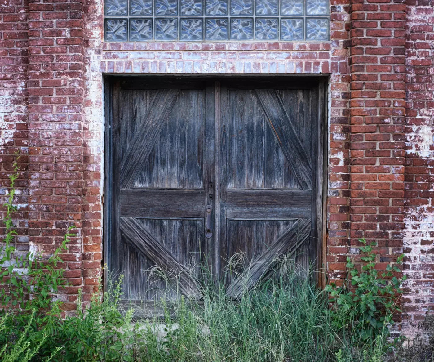 Old Mill Door 5X42 Fleece ( 60 X 50 Inch ) Backdrop