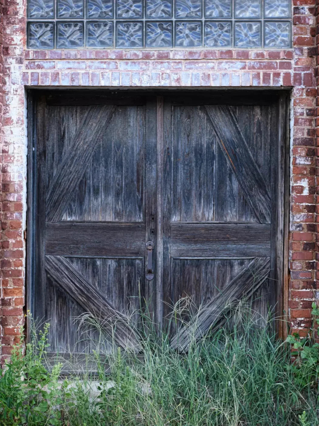 Old Mill Door 8X10 Fleece ( 96 X 120 Inch ) Backdrop