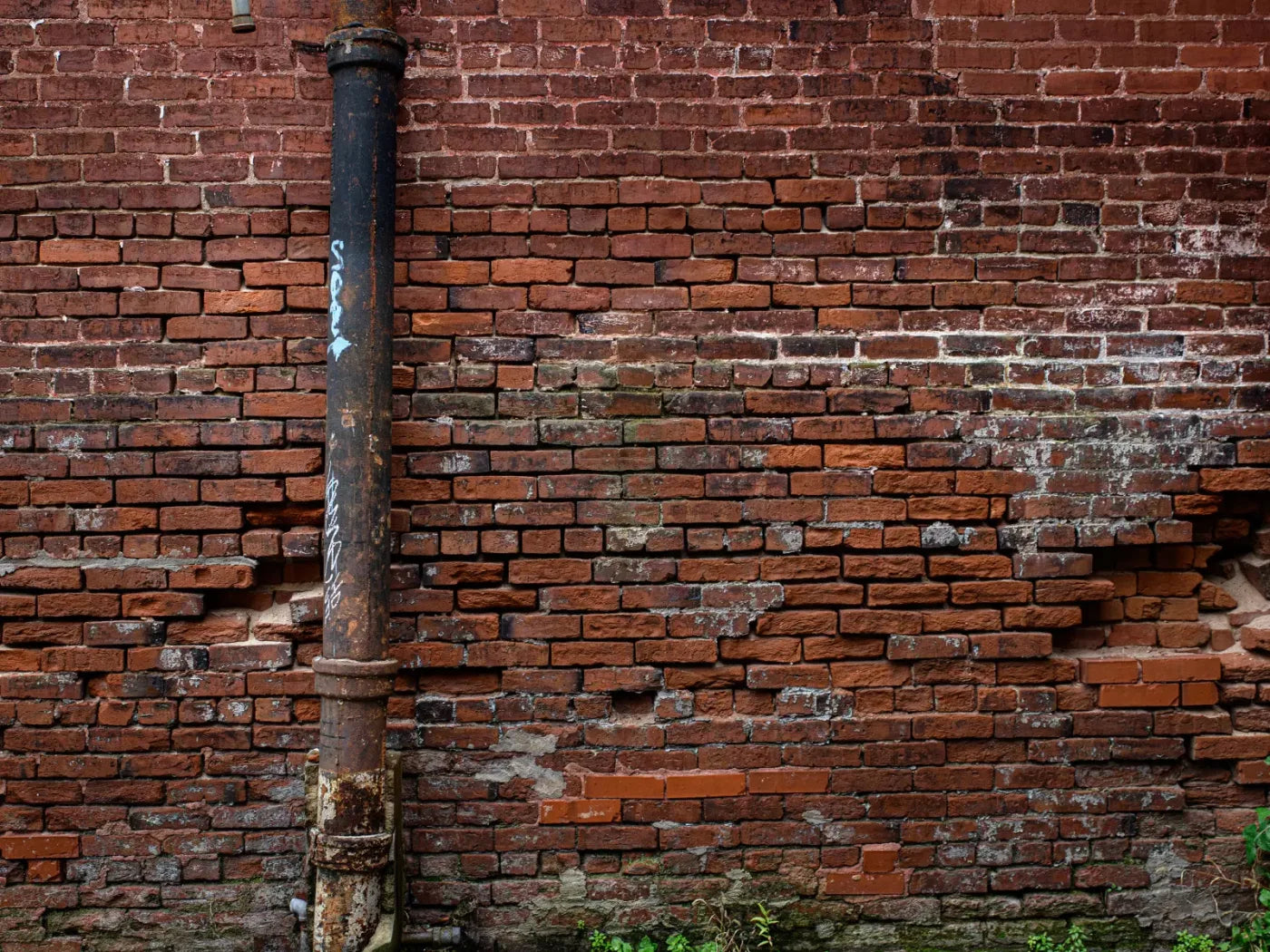 Pipe On Brick 6’8’X5’ Fleece (80 X 60 Inch) Backdrop