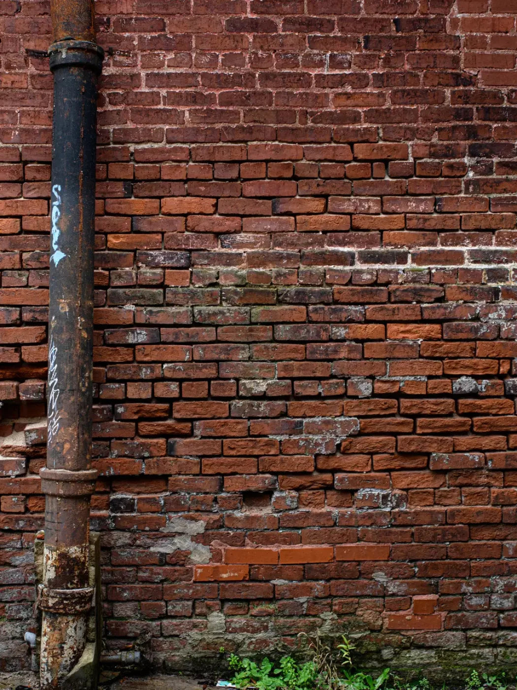 Pipe On Brick 8’X10’ Fleece (96 X 120 Inch) Backdrop