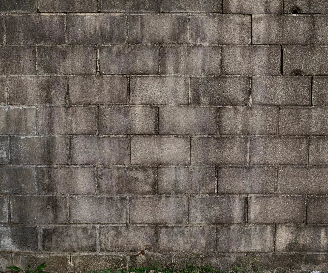 Weathered Cinderblock Wall 5X42 Fleece ( 60 X 50 Inch ) Backdrop
