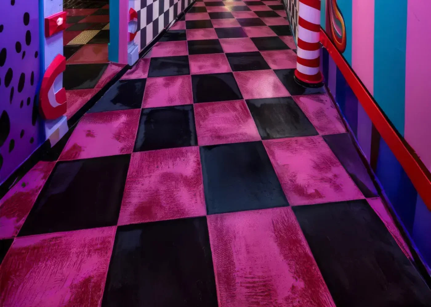 Carnival Funhouse Sweep 7’x5’ UltraCloth (84 x 60 inch) Backdrop