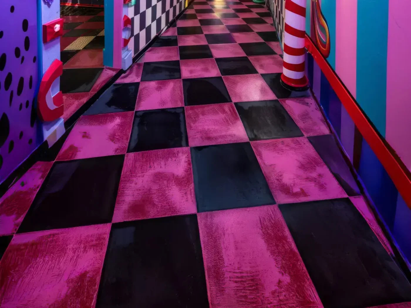 Carnival Funhouse Sweep 8’x6’ Fleece (96 x 72 inch) Backdrop