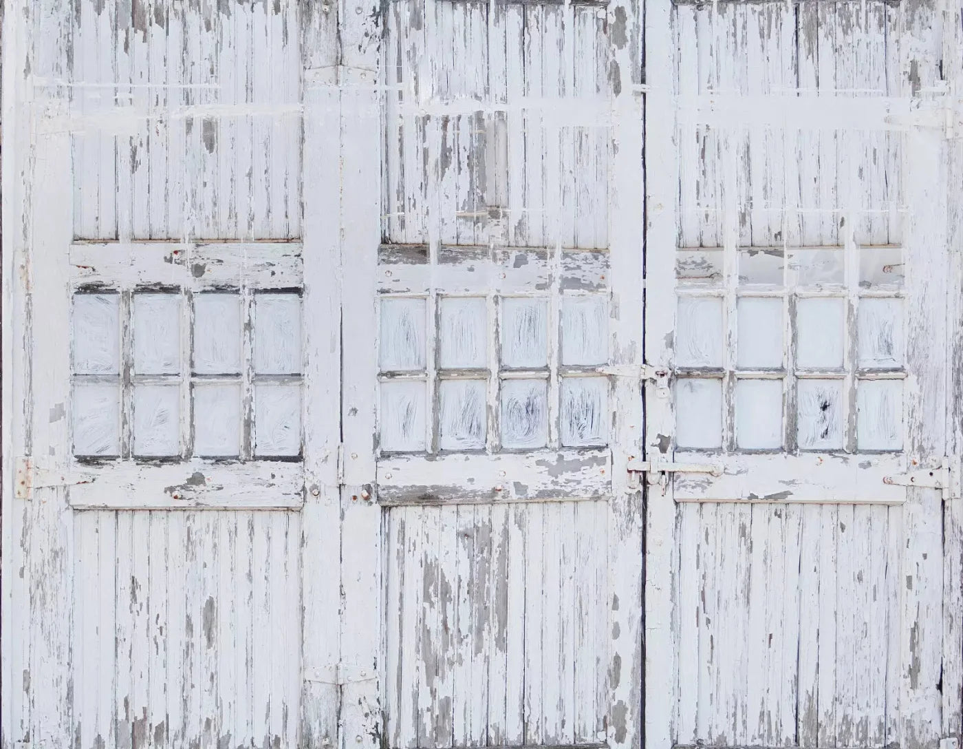 Rustic White Doors 8X6 Fleece ( 96 X 72 Inch ) Backdrop